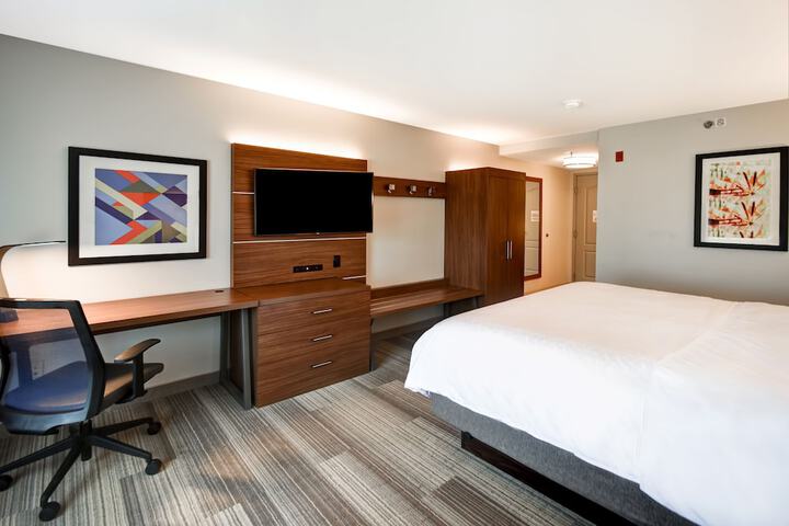 Room 22 of 40