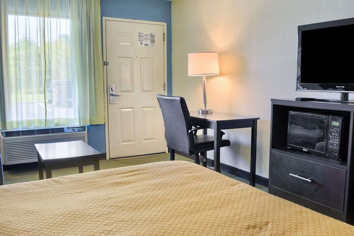 Room 32 of 37