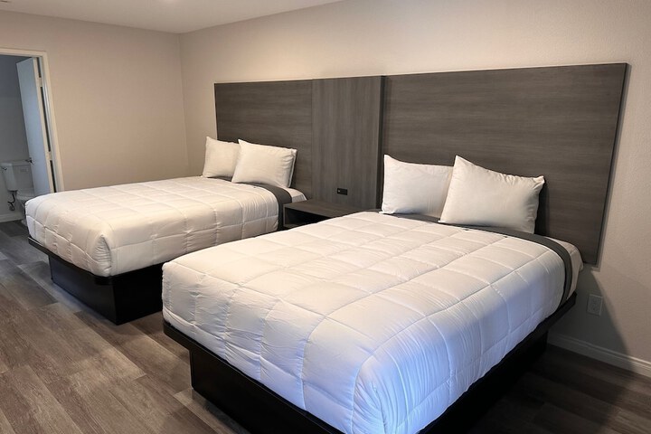 Room 10 of 35