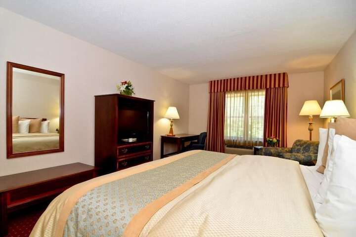 Best Western PLUS Morristown Inn-Florham Park