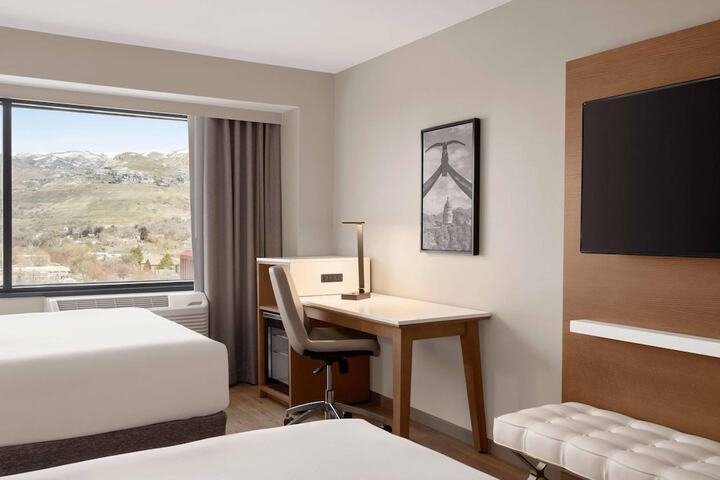 Radisson Hotel Salt Lake City Downtown