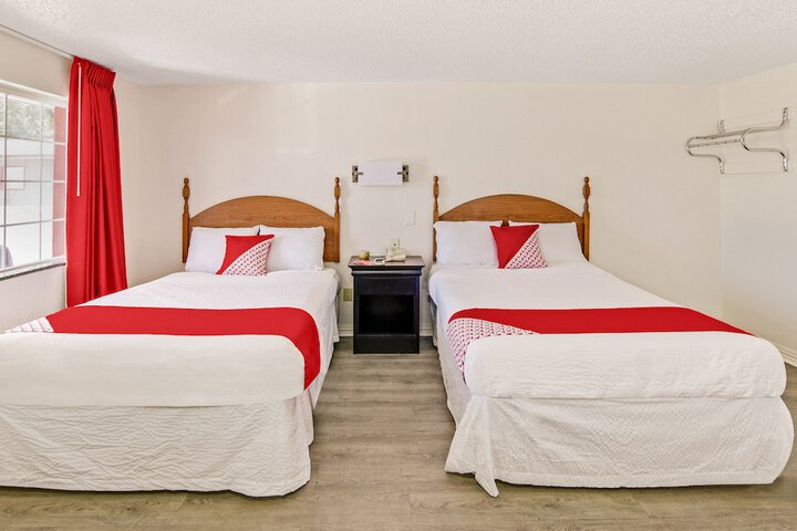 Room 8 of 16
