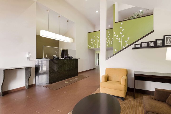 Hotel Interior 8 of 28