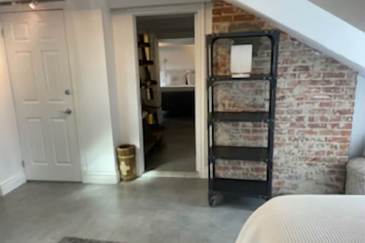Room 59 of 133