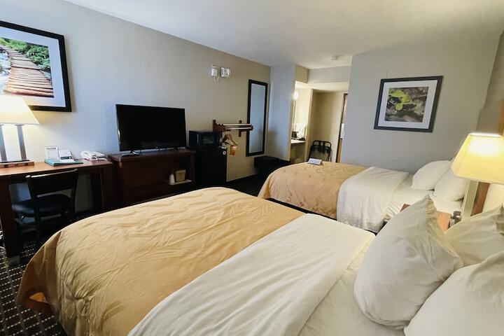 Room 6 of 43