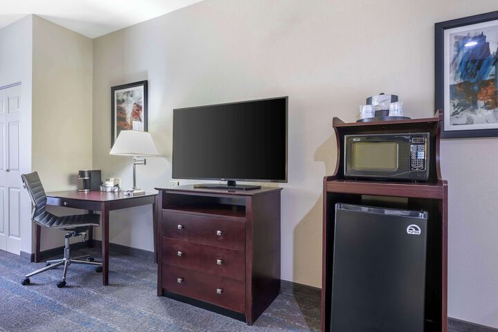 Room 10 of 48