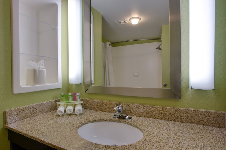 Room 40 of 70