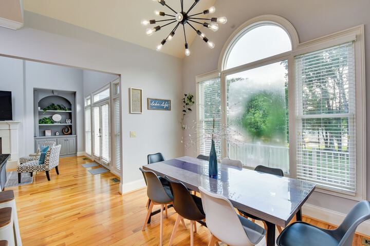 Grand Lakefront Home in Hartwell w / Game Room!