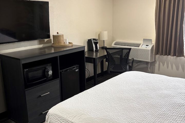 Baymont by Wyndham Bridgeton St. Louis