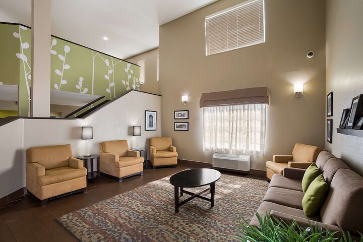Hotel Interior 8 of 28