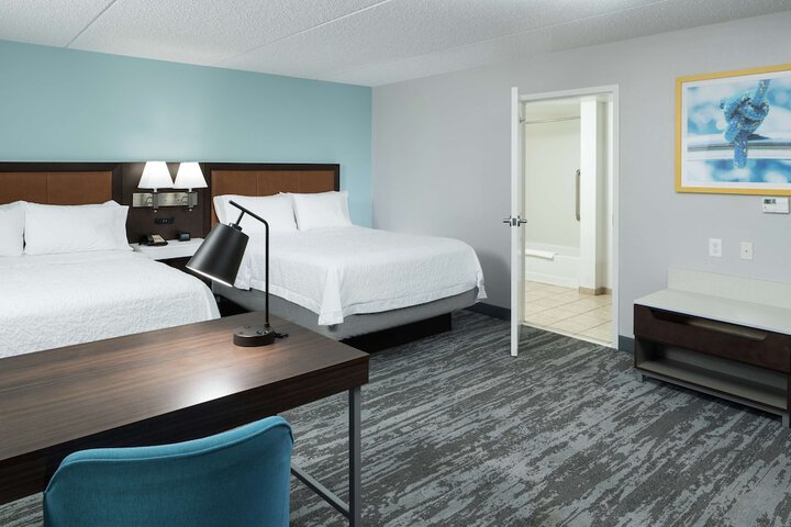 Room 32 of 50