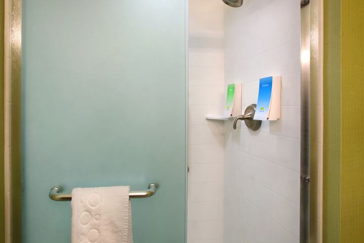 Room 26 of 42