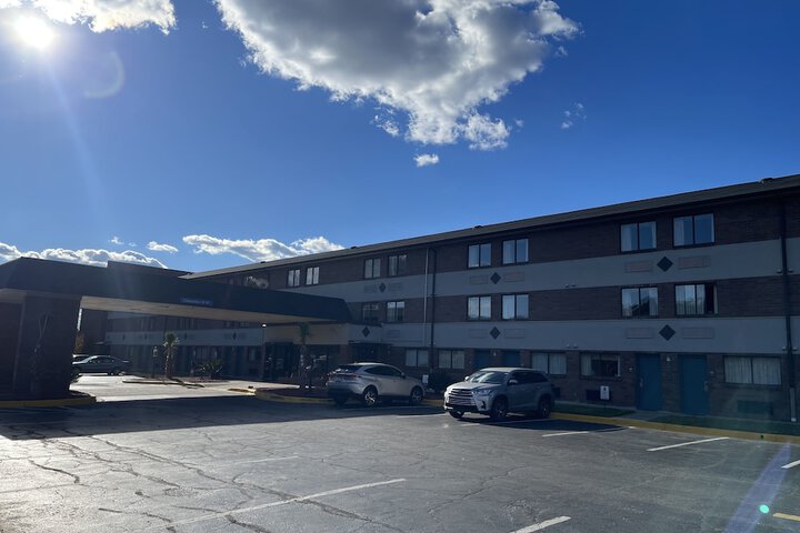 Hotel 6 of 43