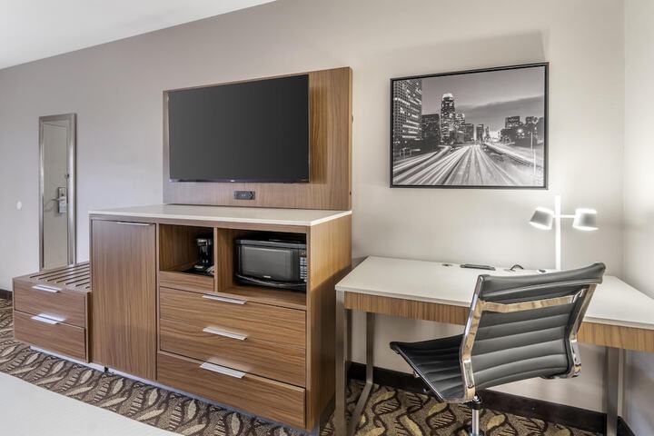 Best Western Airport Plaza Hotel – LAX  Airport LA Stadium