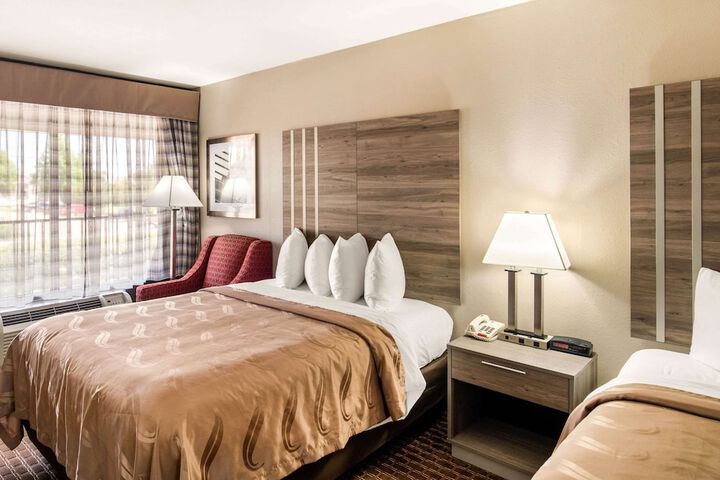 Quality Inn Paris