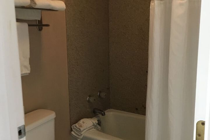 Room 40 of 54