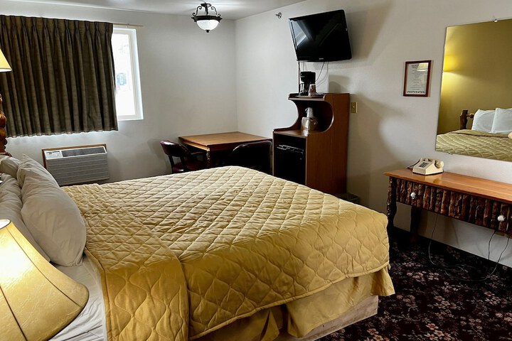 Room 11 of 26