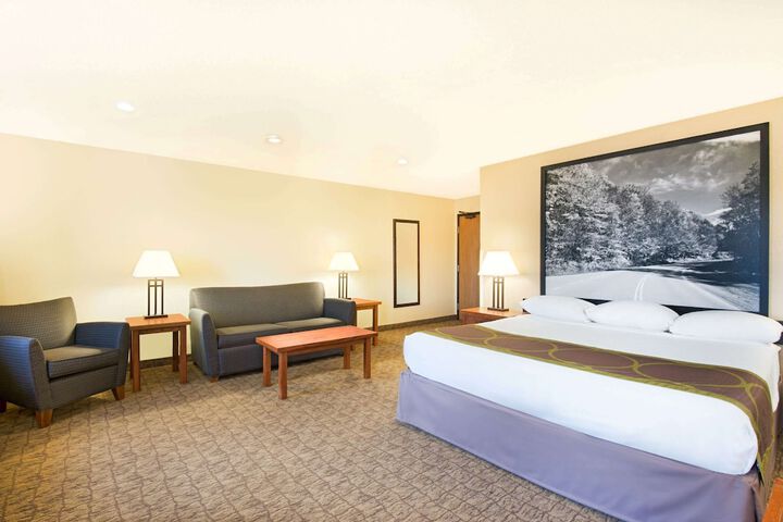 Super 8 by Wyndham Ripley