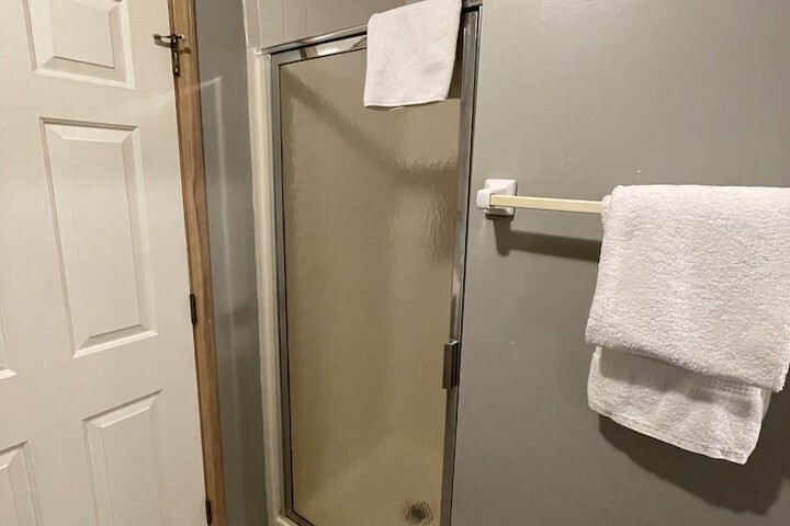 Room 33 of 105