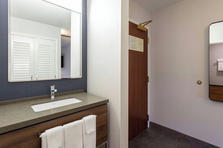 Courtyard Minneapolis St. Paul / Roseville by Marriott