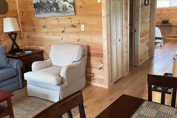 Moore Road Cabin 2 Pet Friendly