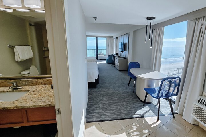 Nautilus Inn