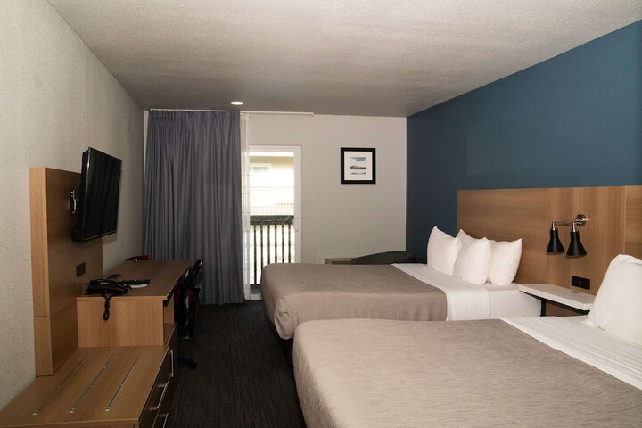 Room 27 of 38