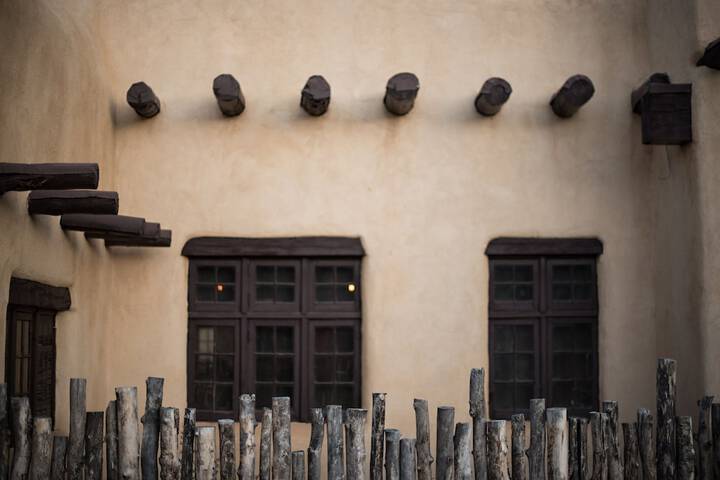 Sagebrush Inn & Suites