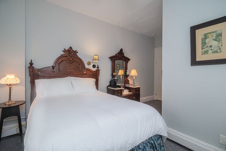 Room 25 of 57