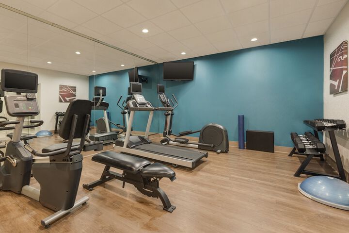 Holiday Inn Express Hotel and Suites of Opelika / Auburn by IHG