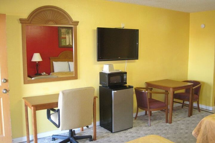 Room 8 of 8
