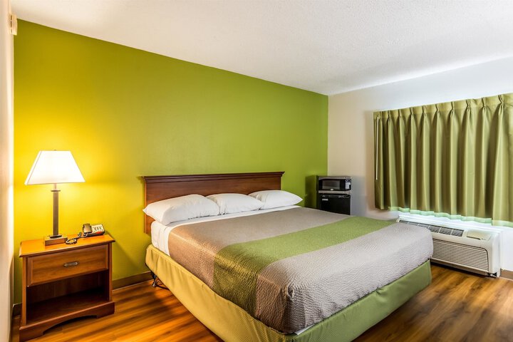 Room 22 of 35