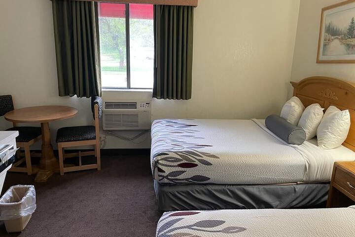 Room 6 of 19