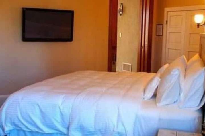 Room 86 of 102