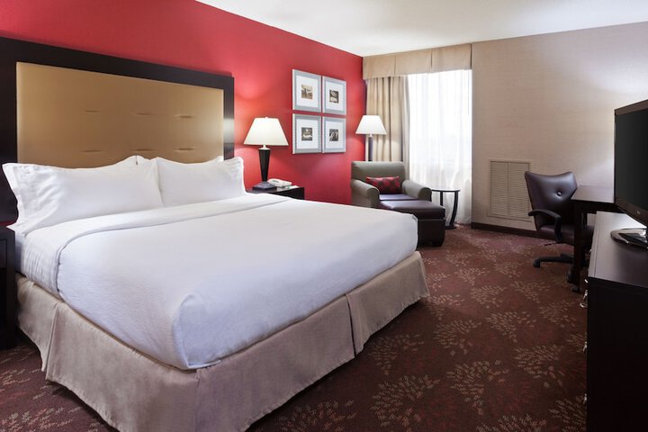 Holiday Inn Cincinnati-Riverfront by IHG