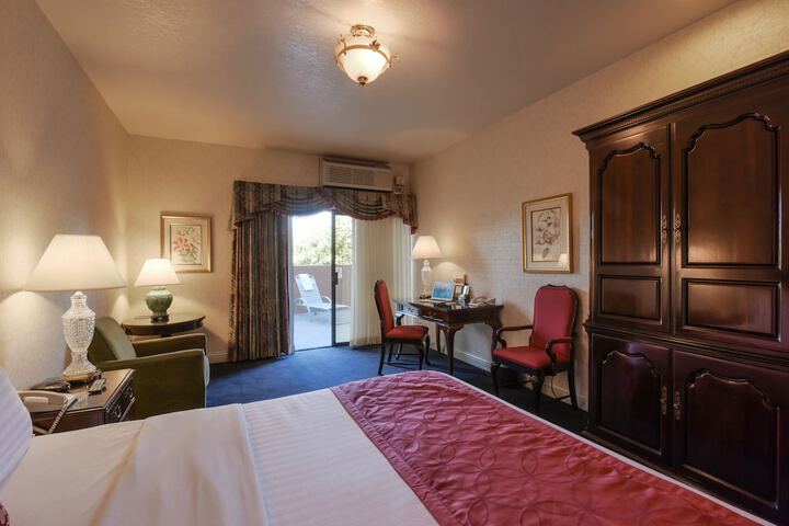 Room 10 of 31