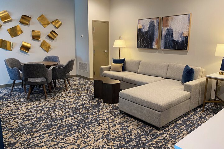Room 72 of 105
