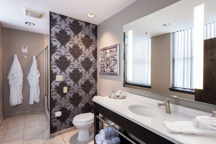 The Giacomo Niagara Falls NY an Ascend Collection Hotel