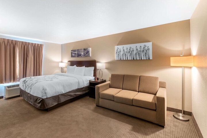 Room 21 of 35