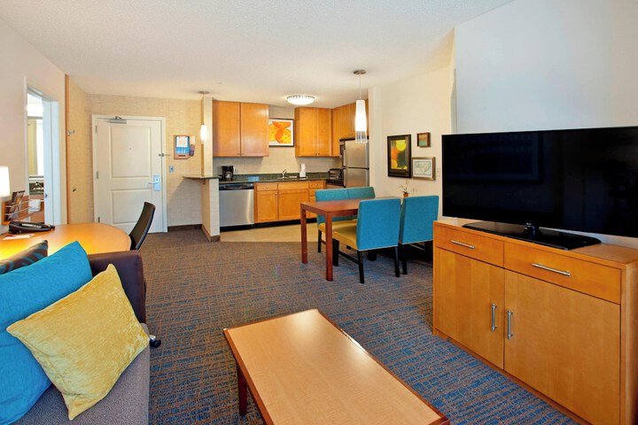 Room 21 of 32