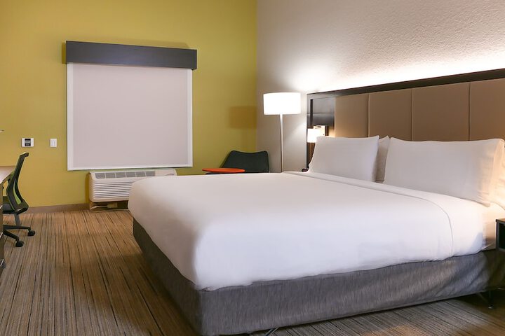 Room 14 of 46