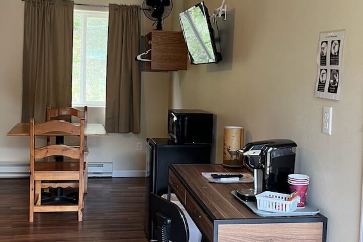 Room 46 of 82