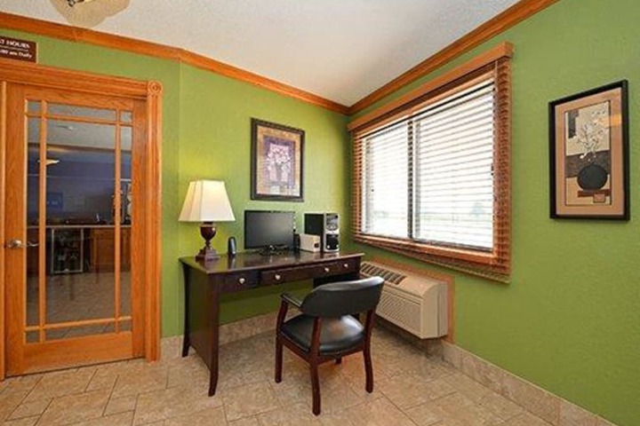 Quality Inn & Suites Grinnell near University