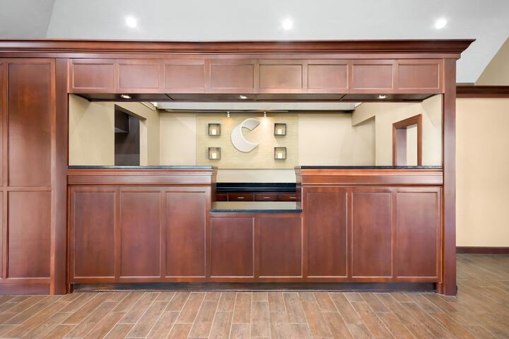 Comfort Inn & Suites Cincinnati Eastgate