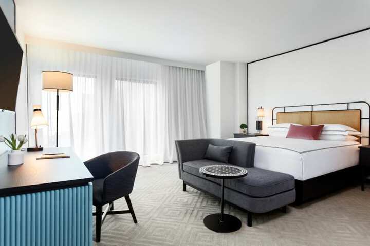Room 48 of 150