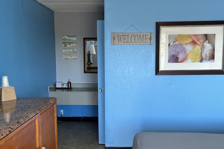 Room 16 of 34
