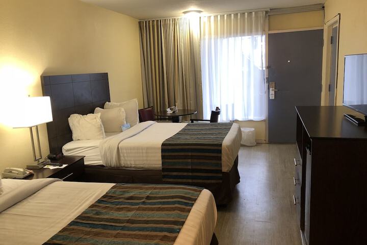 Room 51 of 80
