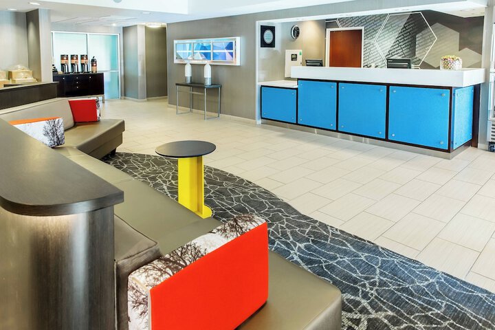 Hotel Interior 11 of 28