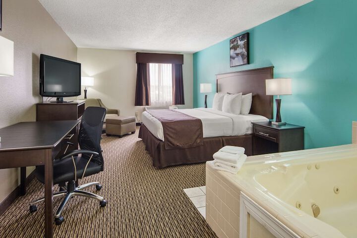 Room 9 of 17