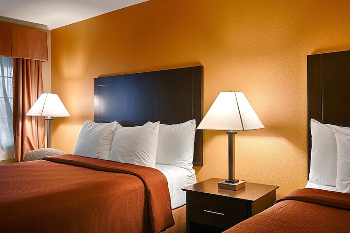 Room 8 of 14